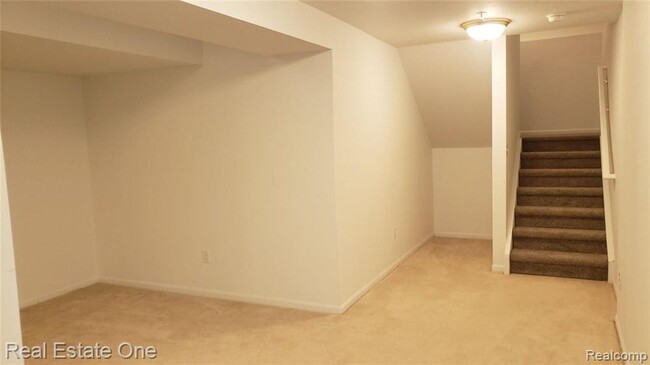 Building Photo - Spacious Condominium