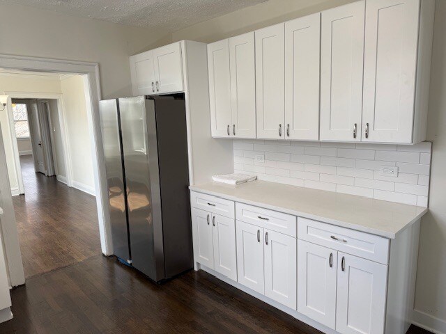 Building Photo - 6509 N Artesian Ave