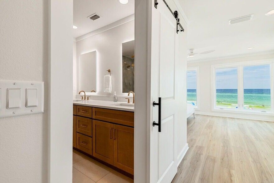 Building Photo - 100 S Spooky Ln