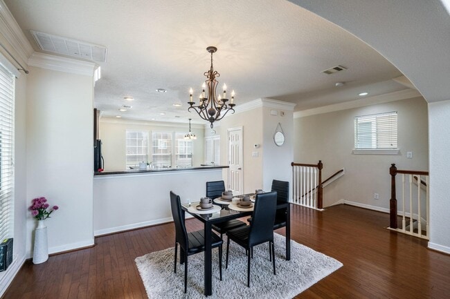 Building Photo - 3210 Clearview Cir