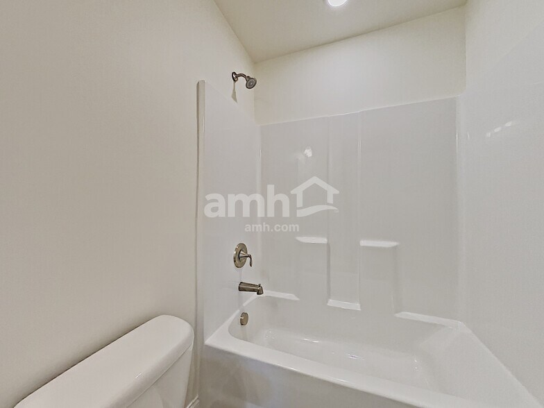 Building Photo - 118 White Ash Dr
