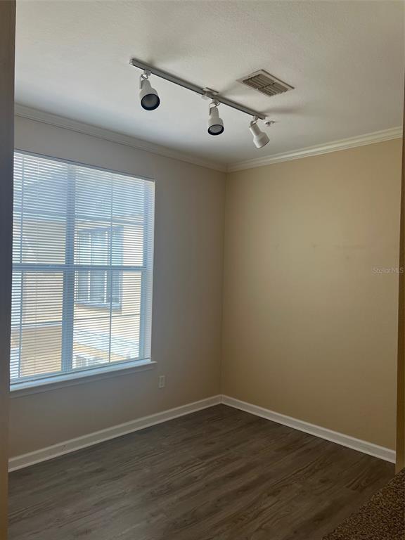 Building Photo - 860 N Orange Ave