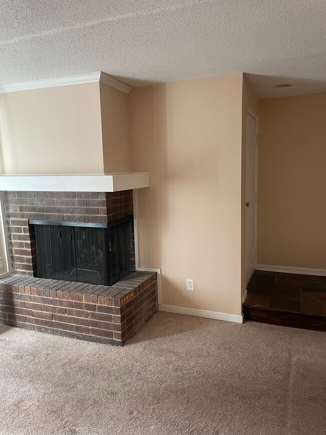 Building Photo - 3602 Gillham Rd