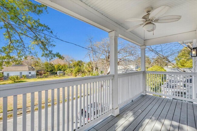 Building Photo - Downtown 4 bedroom home