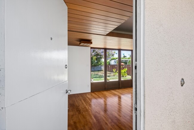 Building Photo - 5342 Emporia Ave