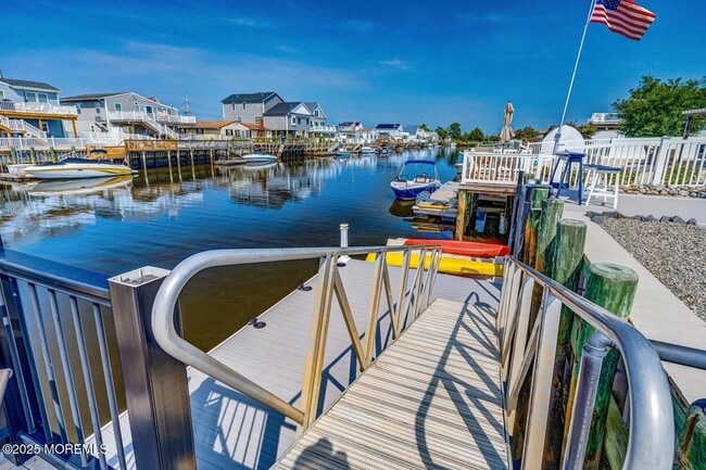 Building Photo - 28 S Los Angeles Dr