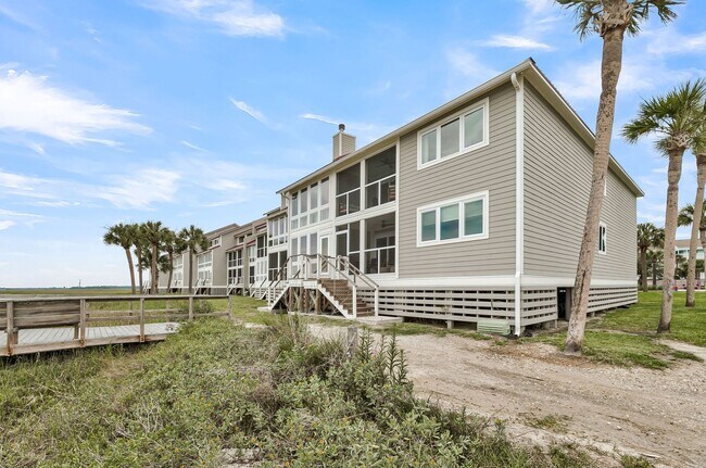Building Photo - Coastal Living in the Heart of Folly Beach