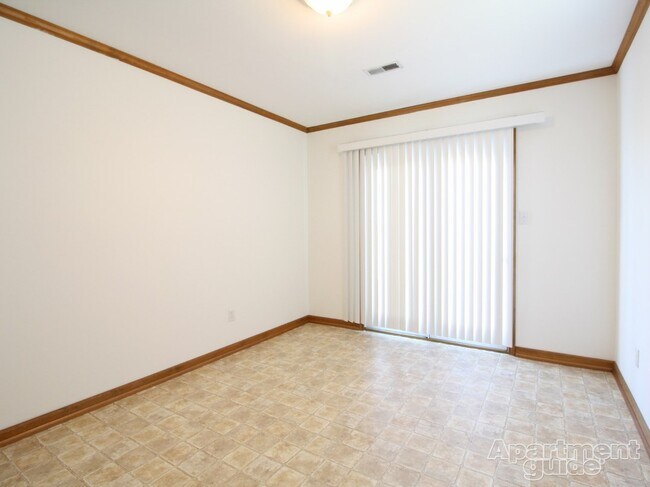 Building Photo - 1449 Wilshire Cir