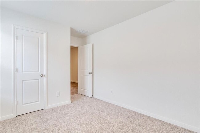 Building Photo - 264 Denali Dr