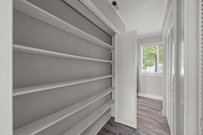 Building Photo - 4196 N Lee St