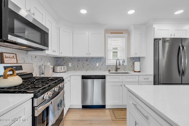 Building Photo - 501 Forman Ave