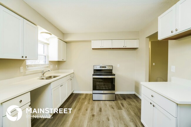Building Photo - 2684 Glenbriar St