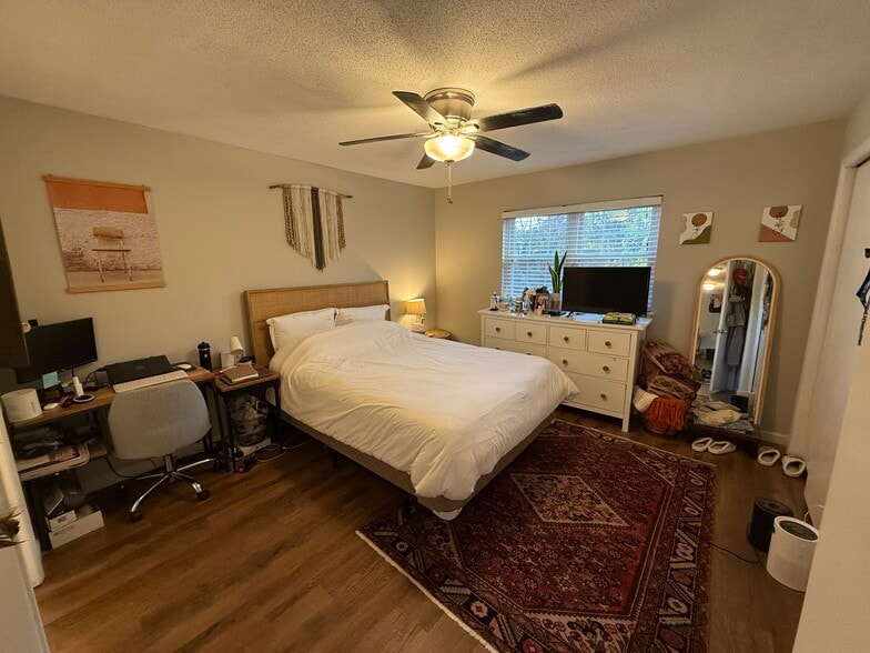 Master bedroom (unit does not come furnished) - 1177 Church St