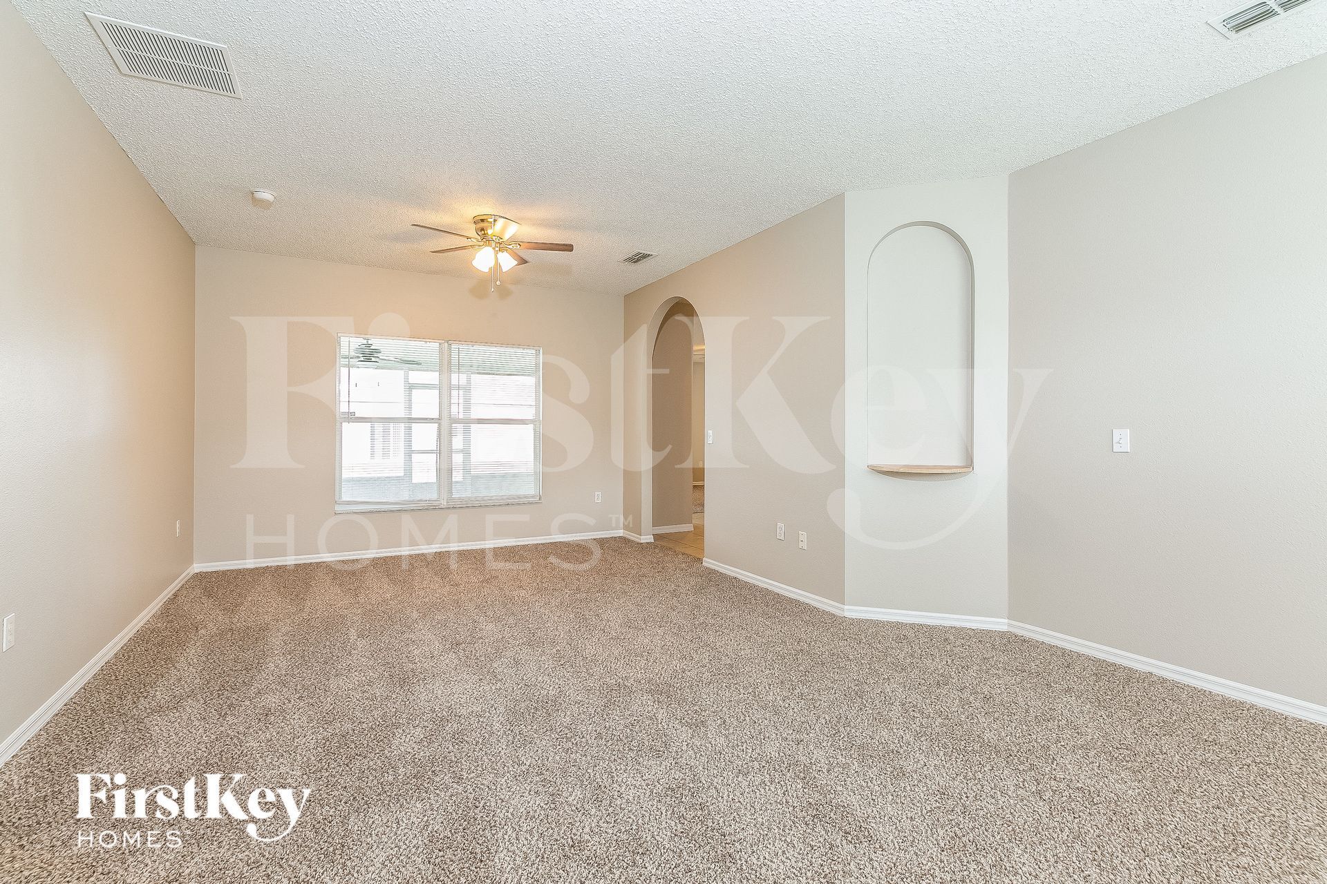 Building Photo - 927 Cannes Dr