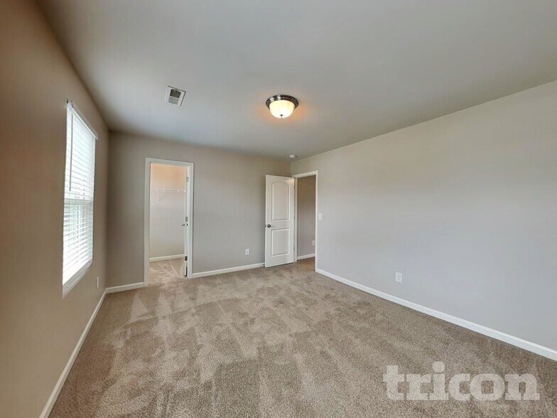 Building Photo - 108 Glacier Pt