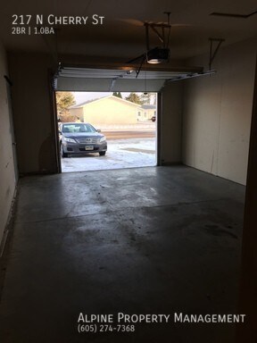 Building Photo - 2 Bedroom Twinhome For Rent in Lennox, SD!!