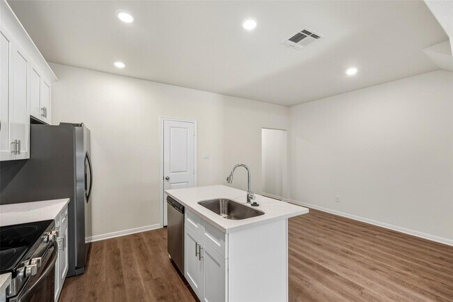 Building Photo - 714 W Dallas St