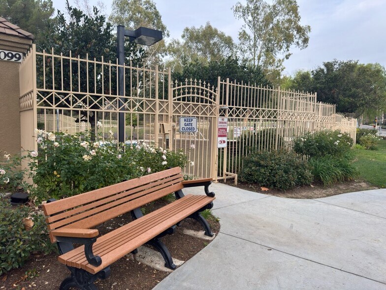 Building Photo - 27905 Crown Court Cir