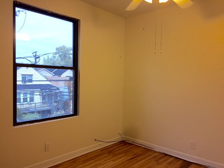 2nd B4ed - 1952 W George St