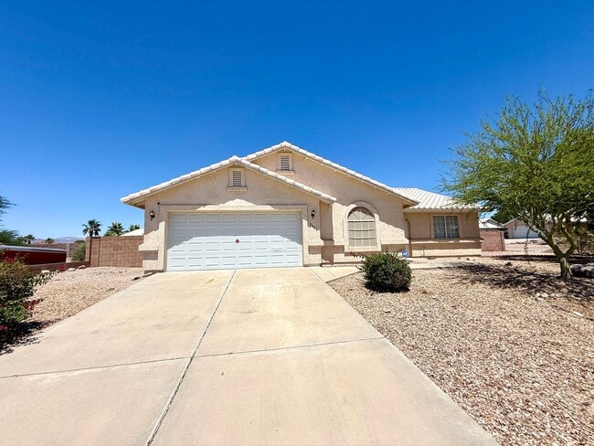 Building Photo - Charming 2 Bed, 2 Bath Home with Open Floo...