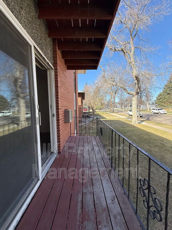 Building Photo - 1110 2nd Ave S