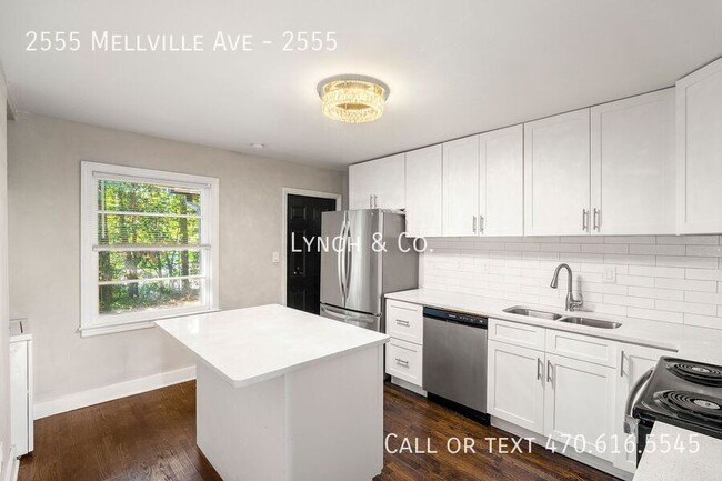 Building Photo - 2555 Mellville Ave