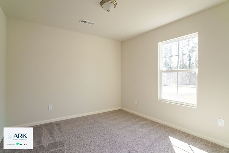 Building Photo - 2601 Provence Dr SE