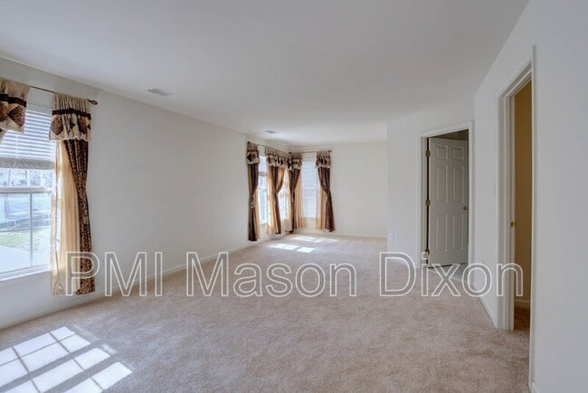 Building Photo - 7232 Lyndsey Way