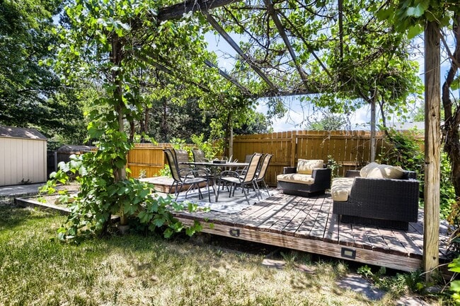 Building Photo - Extended Stay Oasis | Fenced Yard, Garage & More