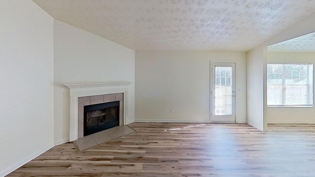 Building Photo - Three Bedroom Home Available NOW near 331 Bridge! With Solar!! Basic internet included as well!