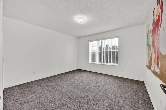Building Photo - 642 Riggs Cir