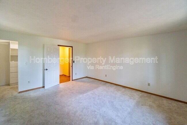 Building Photo - 1407 W Spring Ln
