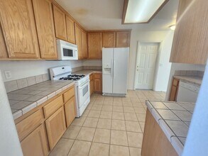 Building Photo - **$100 Move In Special**Great Home Near Downtown 29 Palms