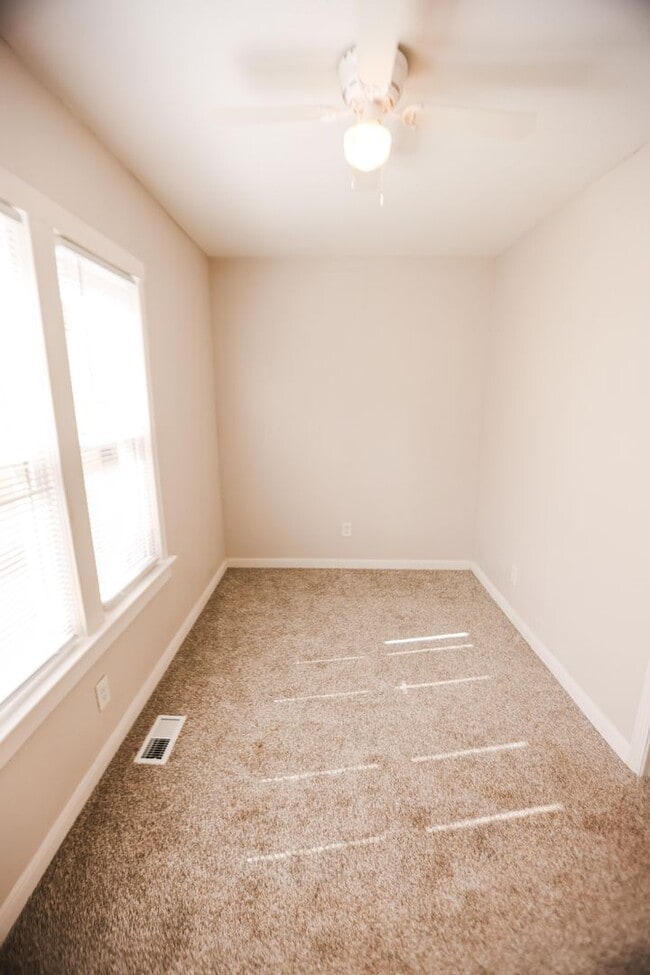 Building Photo - 628 Evesham Ave