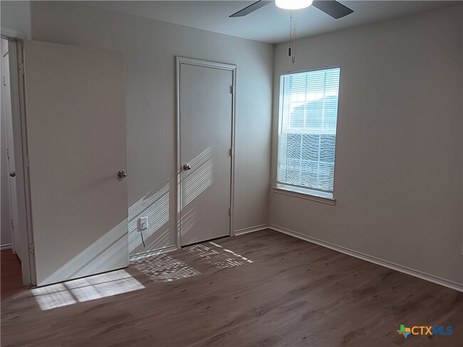Building Photo - 6212 Temora Loop