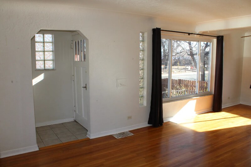 Building Photo - 1531 Willow St