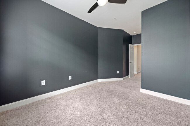 Building Photo - Fantastic Three Bedroom Townhouse in Charlotte