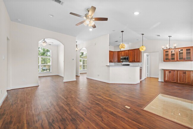 Building Photo - 7214 Deep Forest Dr