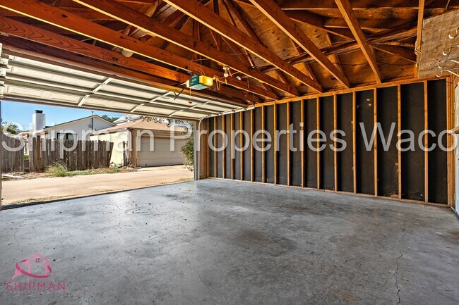 Building Photo - 1303 Chapel Creek Rd