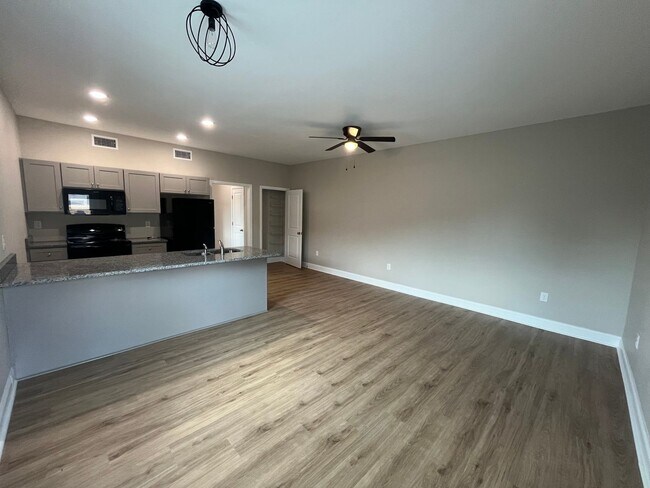 Building Photo - Newly built in Jacksonville