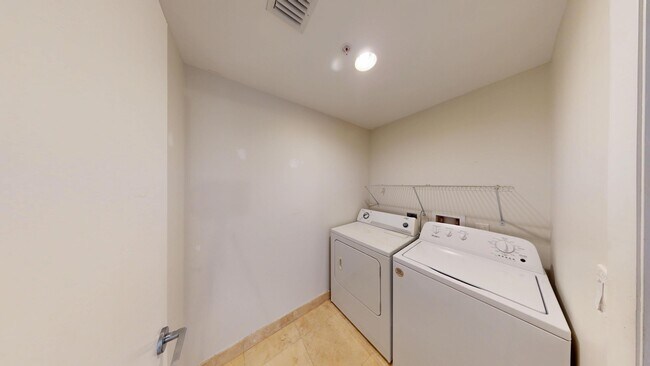 Building Photo - 550 Okeechobee Blvd
