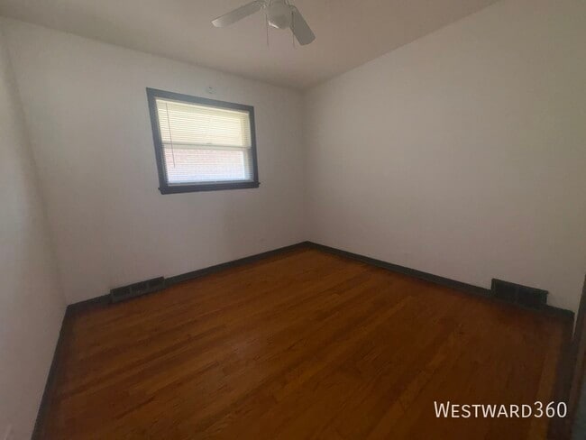 Building Photo - 13820 S Tracy-SFH