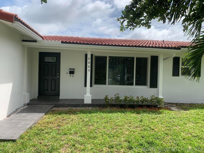 Building Photo - 4005 NW 76th Ave