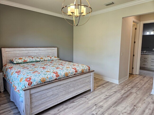 Building Photo - Stunning Model Home – 2 Bedrooms plus Den,...