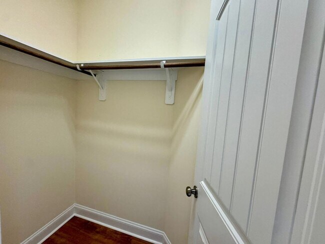 Building Photo - 563 Balsam Fir Dr