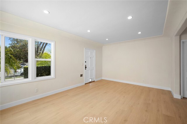 Building Photo - 1007 W Angeleno Ave