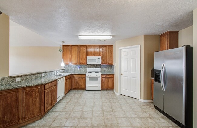 Building Photo - 5010 Brower Crest Dr