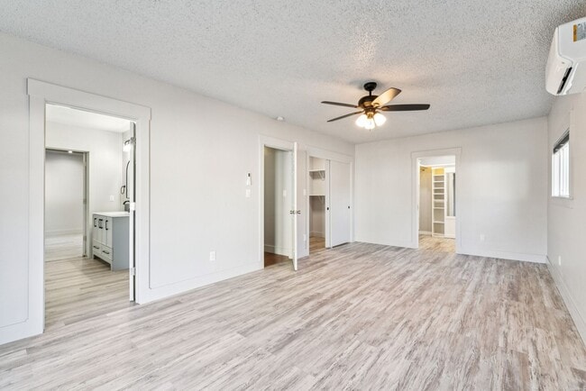 Building Photo - 4306 Plum St