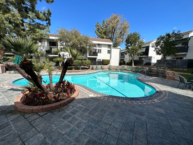 Building Photo - 18645 Hatteras St