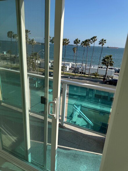 Building Photo - 2230 E Ocean Blvd